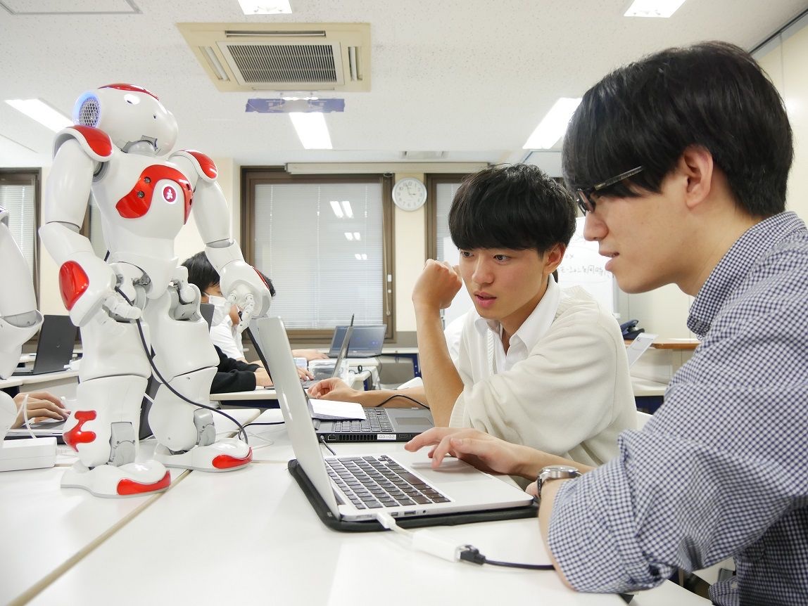 ロボットは数学で動く?こんなパーツが欲しい!興味・関心をとことん探究します。