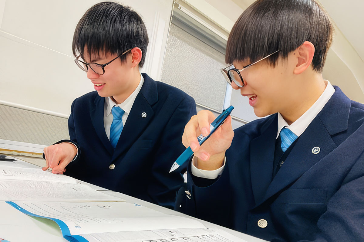 仲間との協働学習の様子